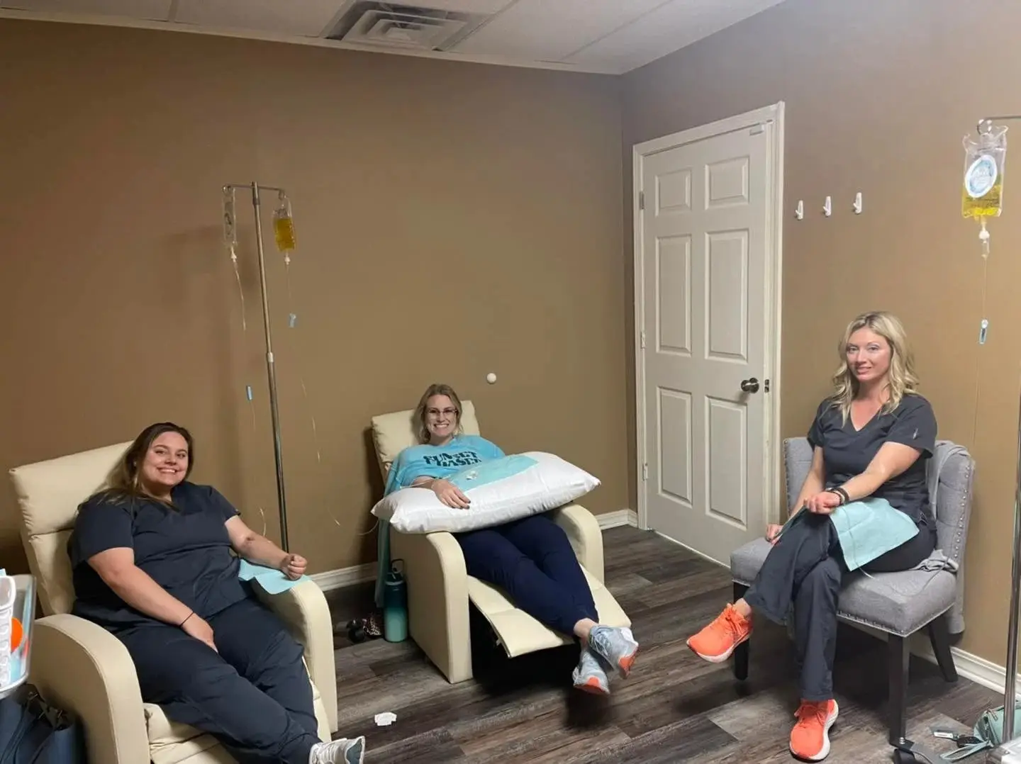 HydraLux IV Drip Bar